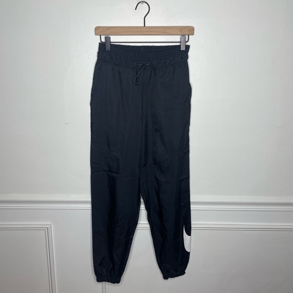 Nike Windrunner Black Windbreaker Jogger Pant Womens XS - Picture 1 of 7
